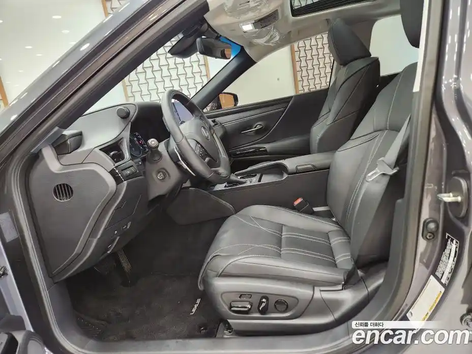 Lexus ES 2025 2.5 вариатор в Москве № 214735, фото 10