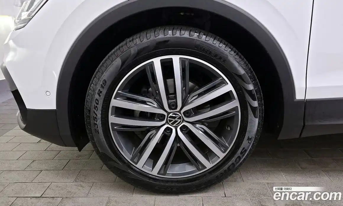 Volkswagen Tiguan 2024 2.0 гидро в Москве № 214874, фото 5