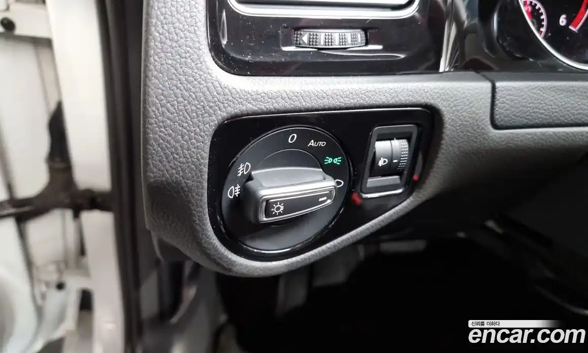 Volkswagen Golf 2015 1.6 гидро в Москве № 215314, фото 16