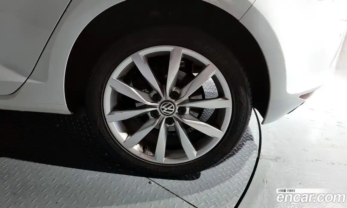 Volkswagen Golf 2015 1.6 гидро в Москве № 215314, фото 5