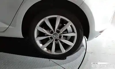 Volkswagen Golf 2015 1.6 гидро в Москве № 215314, миниатюра 5