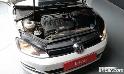 Volkswagen Golf 2015 1.6 гидро в Москве № 215314, миниатюра 6