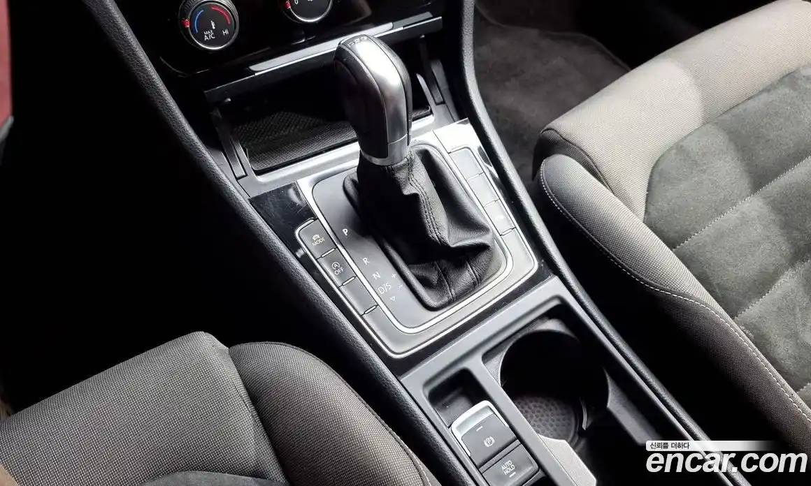 Volkswagen Golf 2015 1.6 гидро в Москве № 215314, фото 9