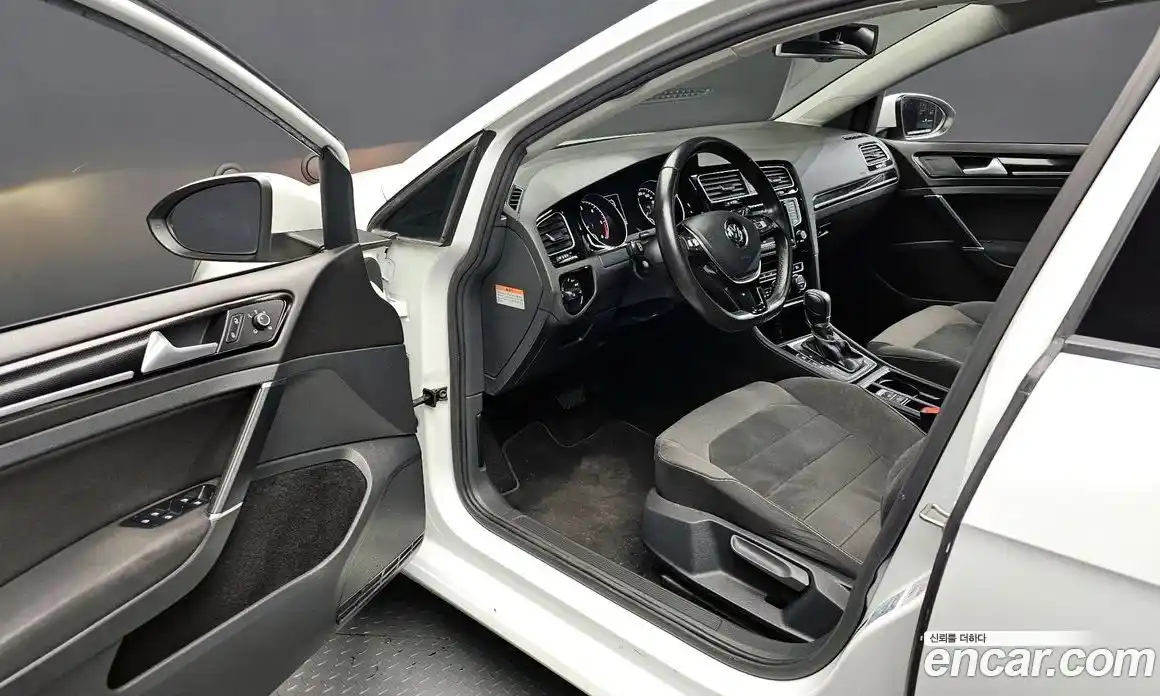 Volkswagen Golf 2015 2.0 гидро в Москве № 215323, фото 11