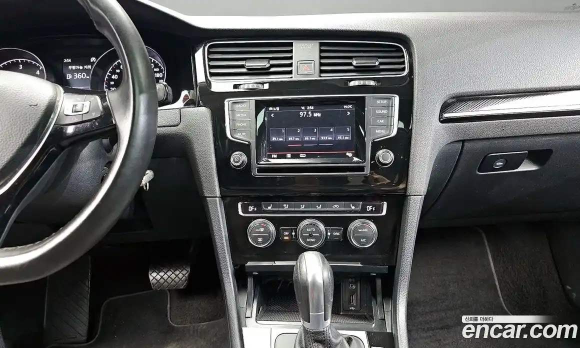 Volkswagen Golf 2015 2.0 гидро в Москве № 215323, фото 14