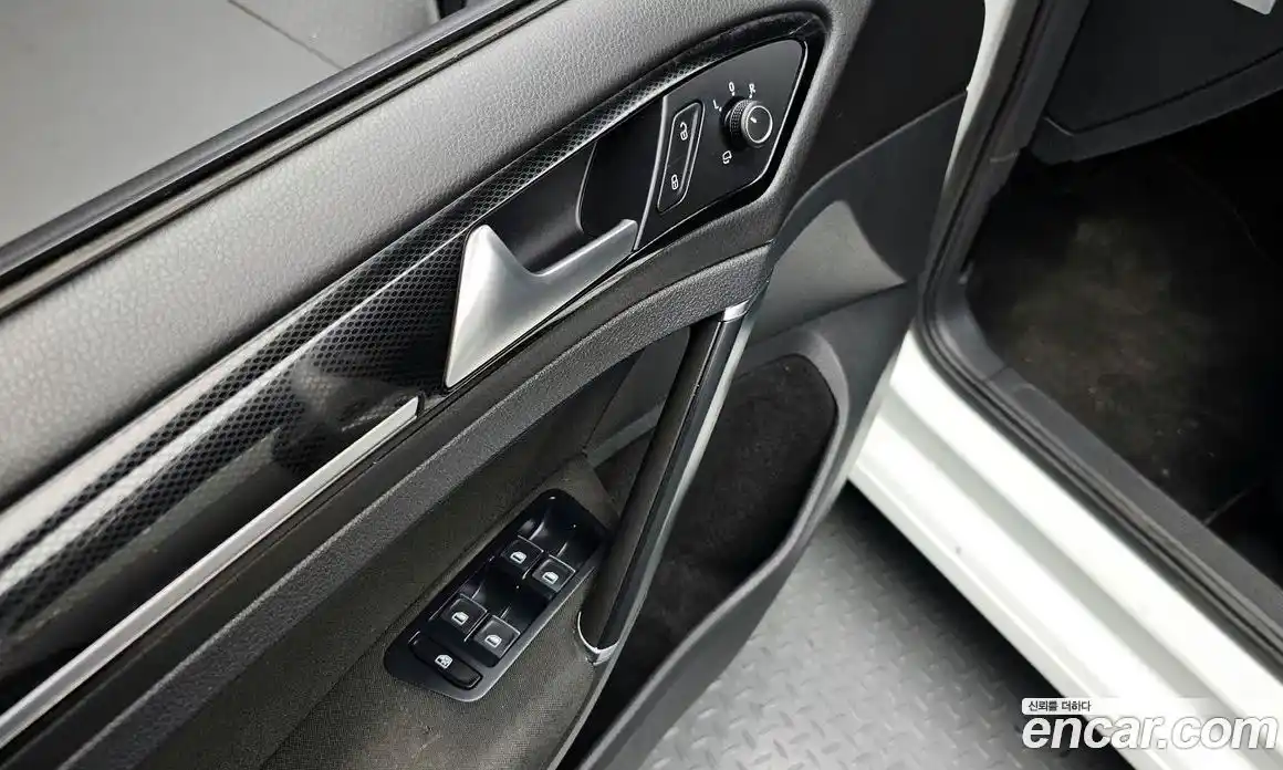 Volkswagen Golf 2015 2.0 гидро в Москве № 215323, фото 17