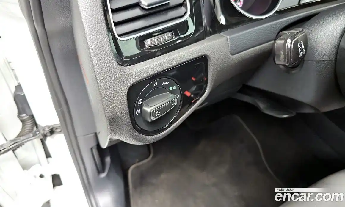 Volkswagen Golf 2015 2.0 гидро в Москве № 215323, фото 18