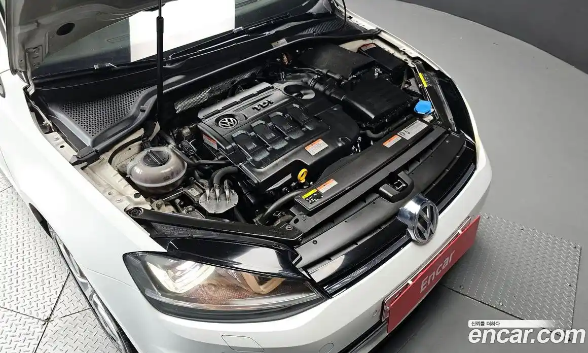 Volkswagen Golf 2015 2.0 гидро в Москве № 215323, фото 6