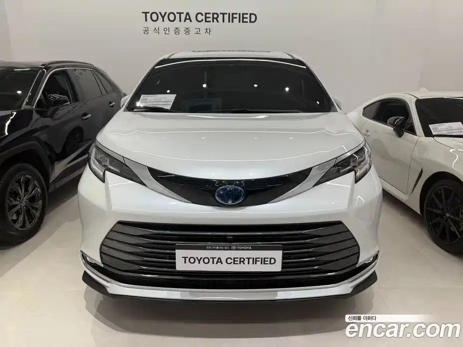 Toyota Sienna 2025 2.5 вариатор в Москве № 215578, фото 3