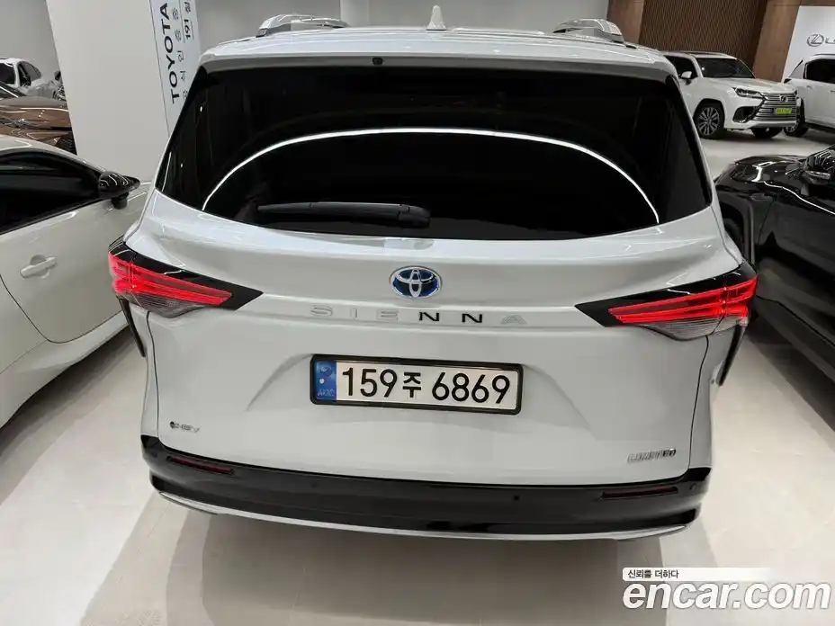 Toyota Sienna 2025 2.5 вариатор в Москве № 215578, фото 4