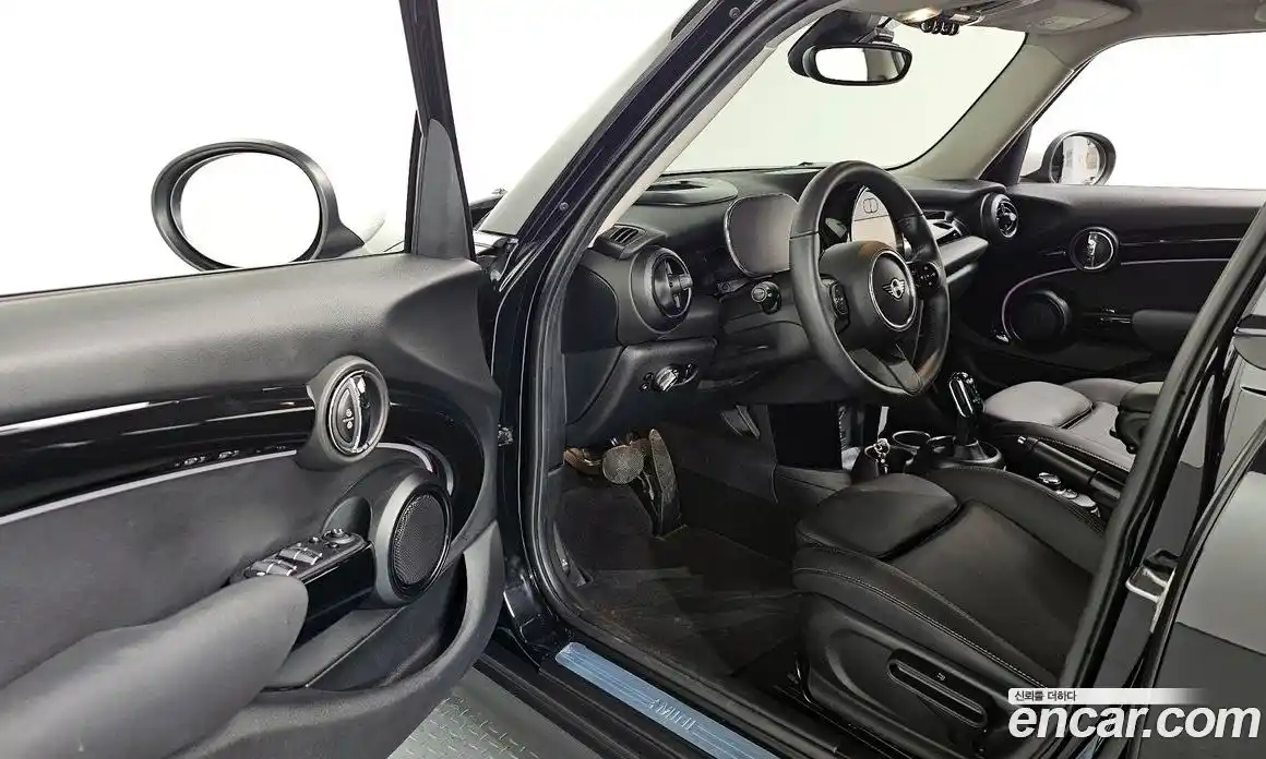 Mini Cooper 2023 1.5 гидро в Москве № 222352, фото 11