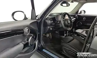 Mini Cooper 2023 1.5 гидро в Москве № 222352, миниатюра 11