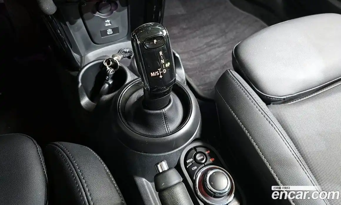 Mini Cooper 2023 1.5 гидро в Москве № 222352, фото 9