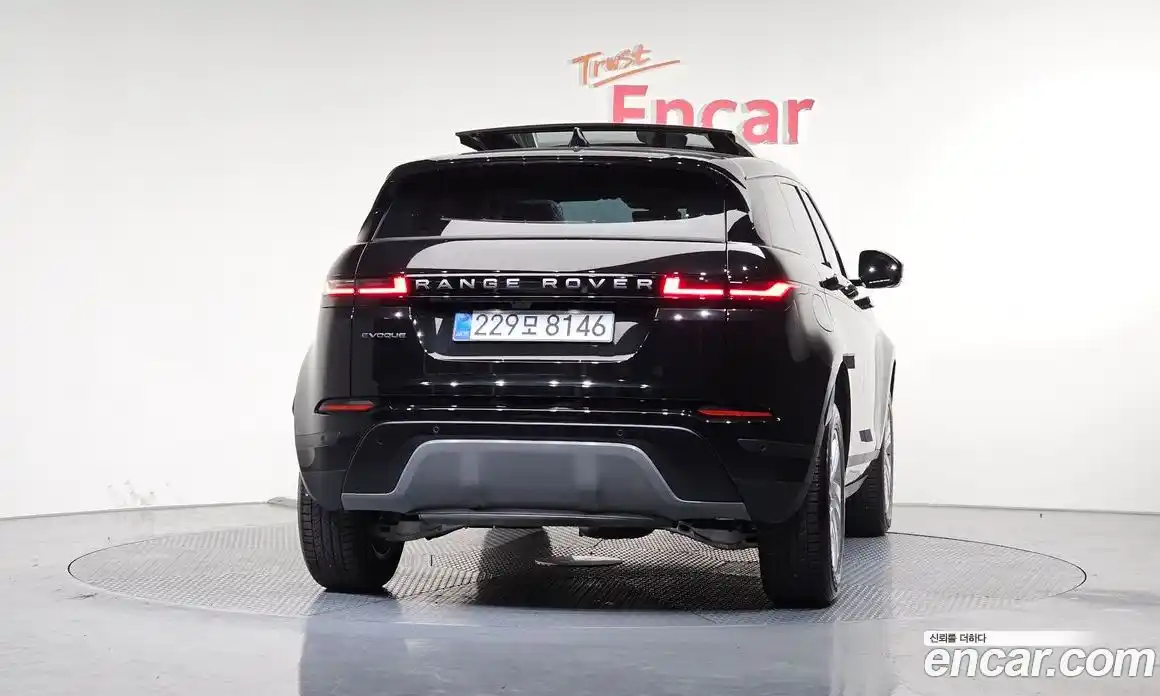 Land Rover Range-Rover Evoque 2025 2.0 гидро в Москве № 231120, фото 3