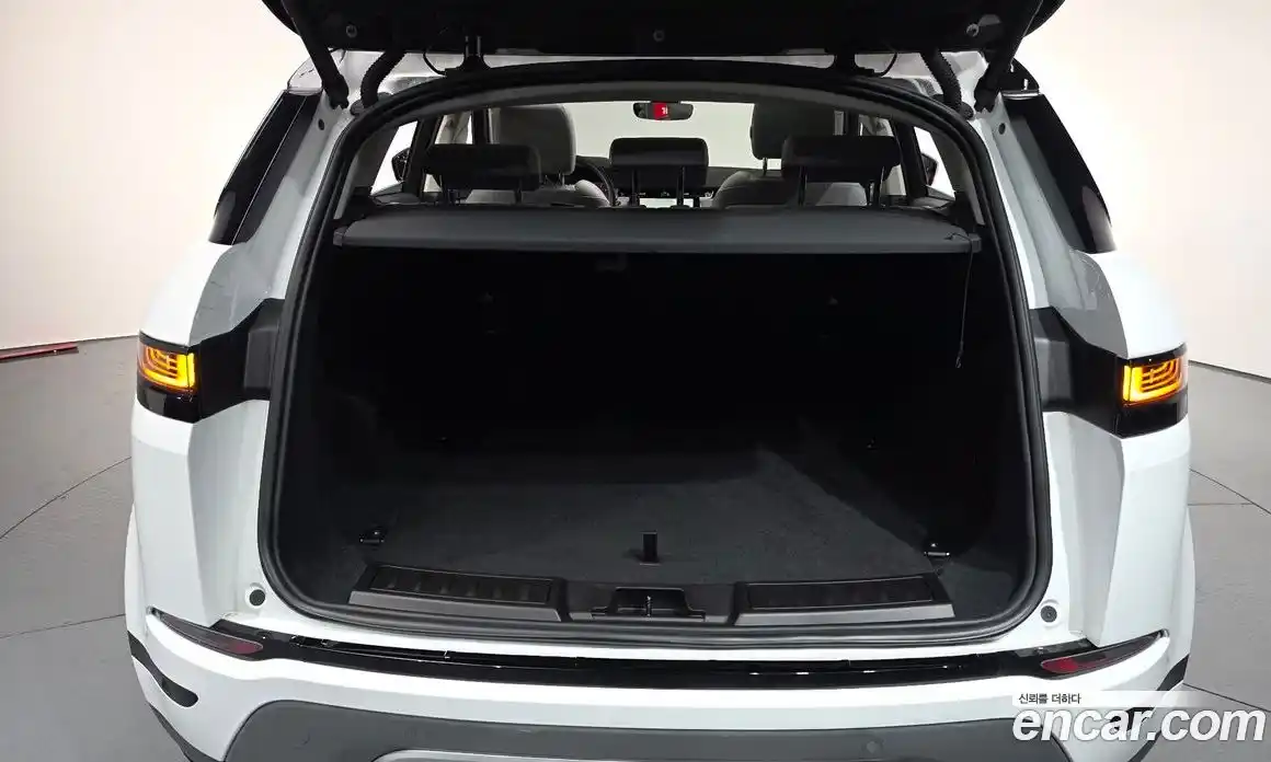 Land Rover Range-Rover Evoque 2023 2.0 гидро в Москве № 231184, фото 20