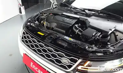Land Rover Range-Rover Evoque 2023 2.0 гидро в Москве № 231184, миниатюра 6