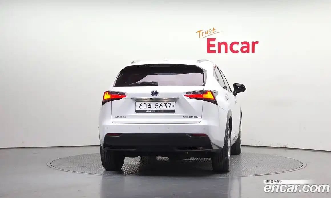 Lexus NX 2015 2.5 гидро в Москве № 232026, фото 4