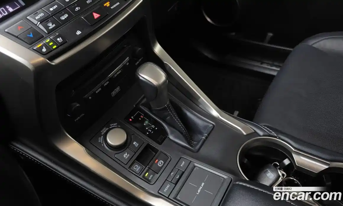 Lexus NX 2015 2.5 гидро в Москве № 232026, фото 9