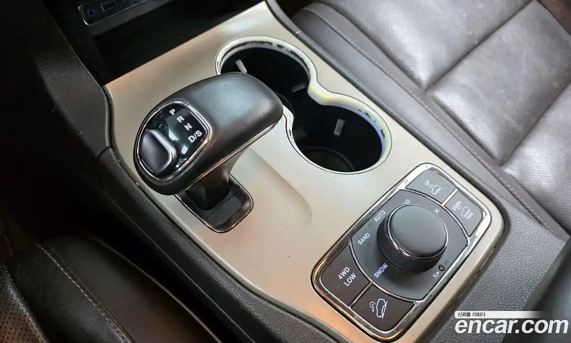 Jeep Cherokee 2014 3.0 гидро в Москве № 232713, фото 9