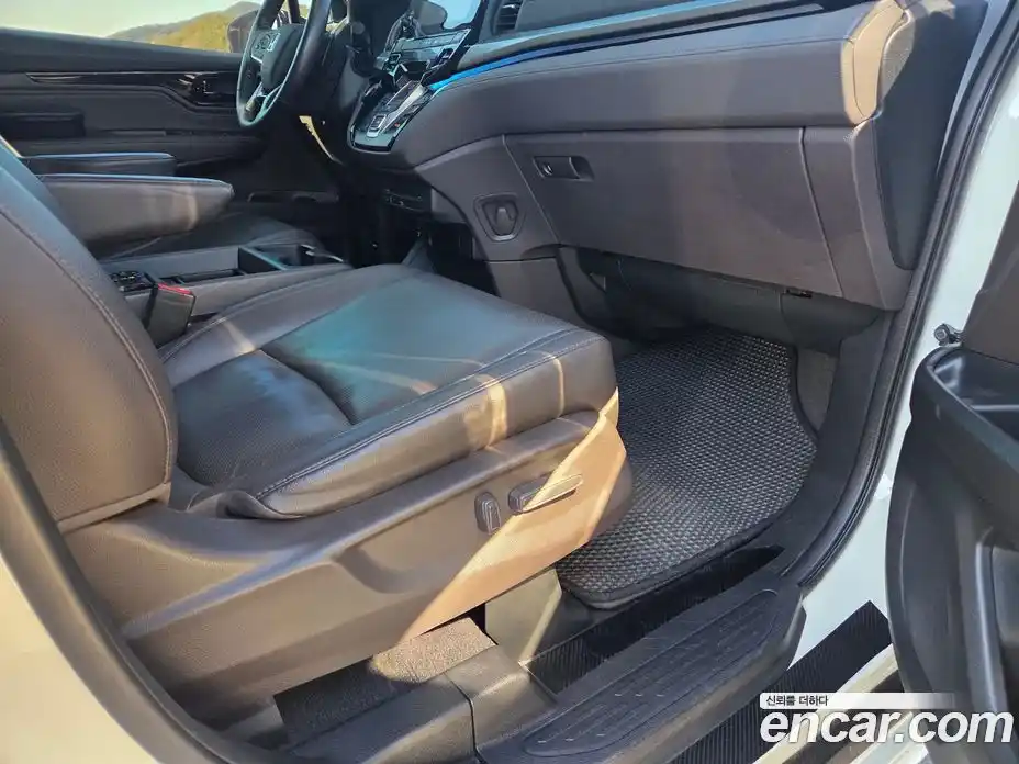 Honda Odyssey 2018 3.5 гидро в Москве № 232946, фото 15