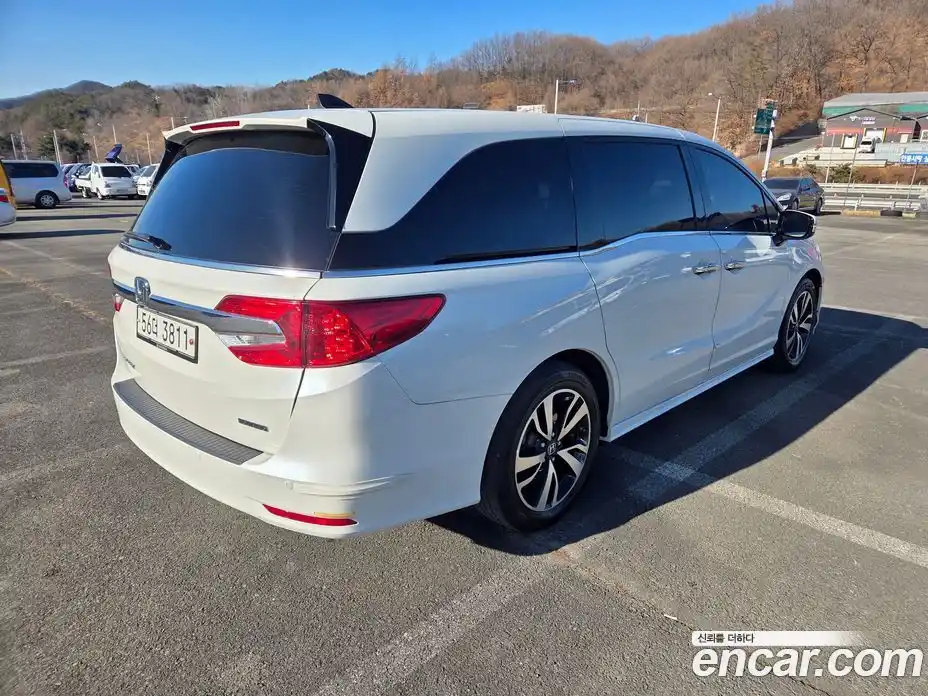 Honda Odyssey 2018 3.5 гидро в Москве № 232946, фото 4