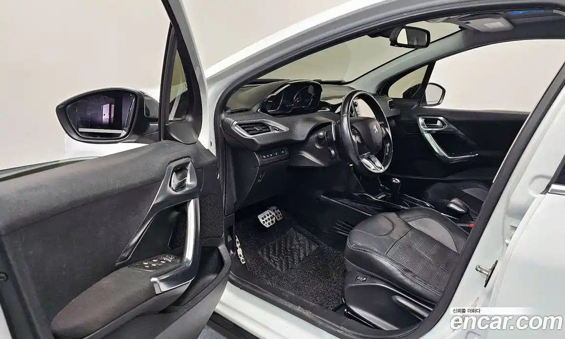 Peugeot 2008 2015 1.6 гидро в Москве № 235633, фото 11