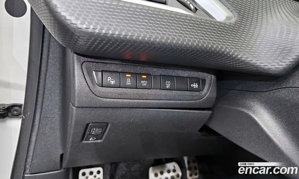 Peugeot 2008 2015 1.6 гидро в Москве № 235633, фото 16