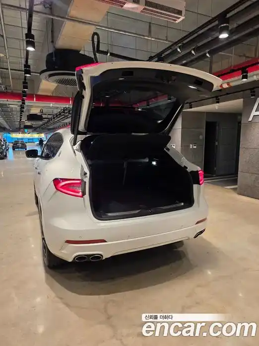 Maserati Levante 2016 3.0 гидро в Москве № 256036, фото 7