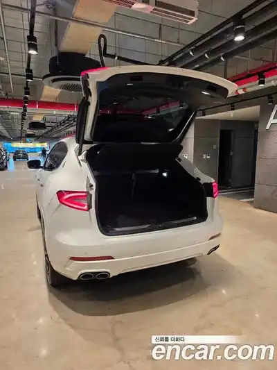 Maserati Levante 2016 3.0 гидро в Москве № 256036, миниатюра 7