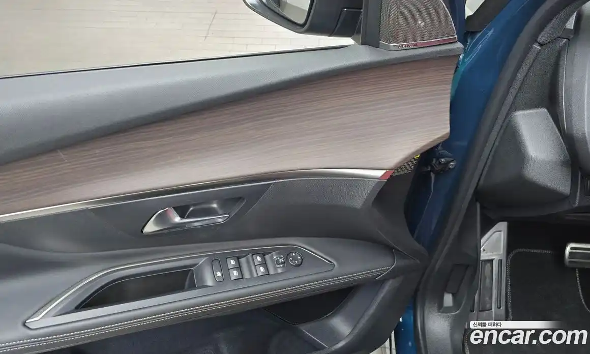 Peugeot 5008 2024 1.2 гидро в Москве № 256230, фото 18