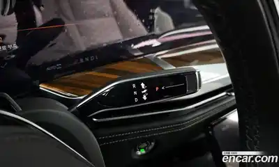 Cadillac Escalade 2025 6.2 гидро в Москве № 256350, миниатюра 9