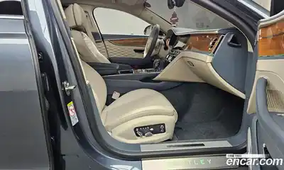 Bentley Flying Spur 2022 4.0 гидро в Москве № 256603, миниатюра 11