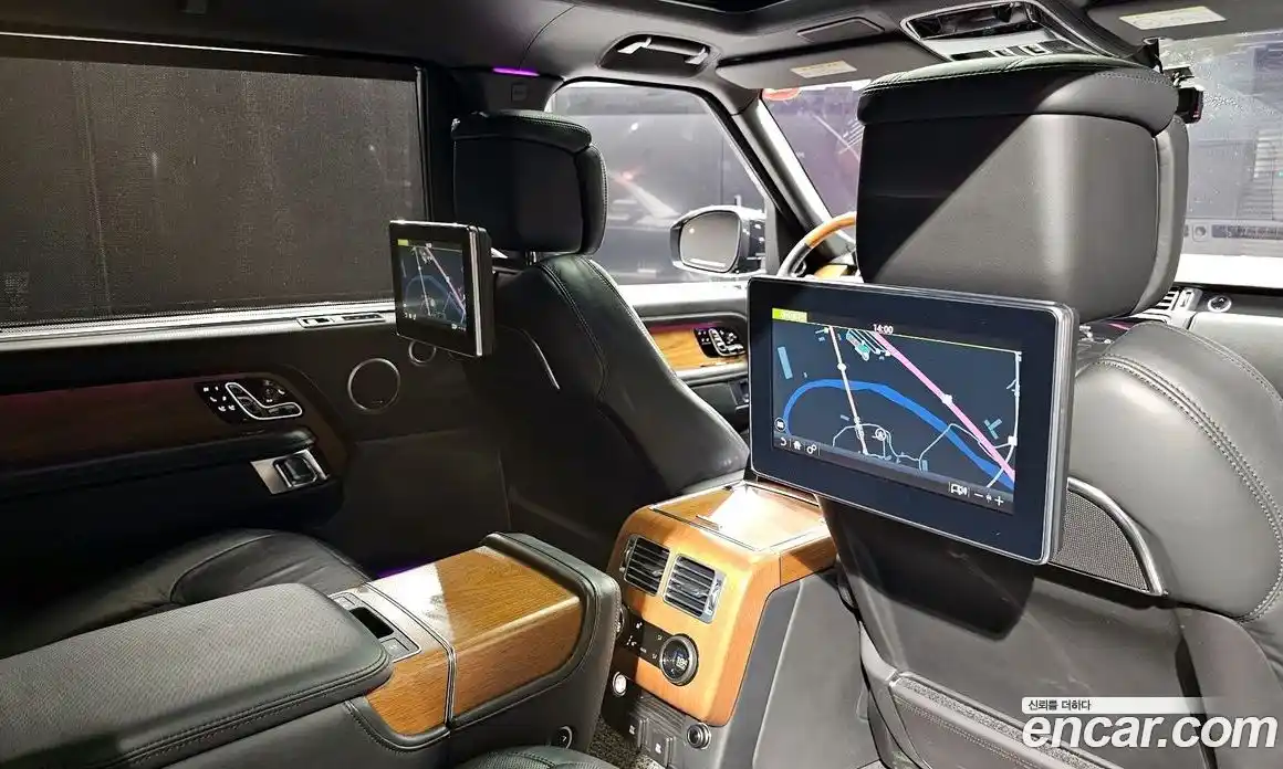 Land Rover Range-Rover 2018 5.0 гидро в Москве № 298214, фото 17