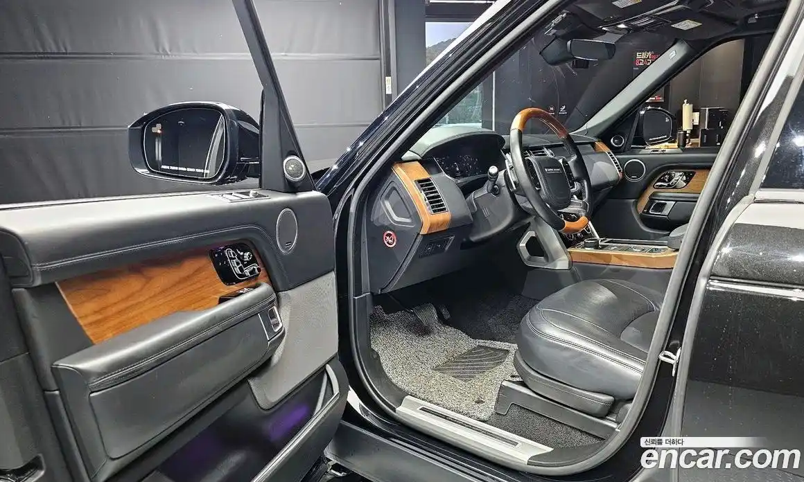 Land Rover Range-Rover 2018 5.0 гидро в Москве № 298214, фото 10