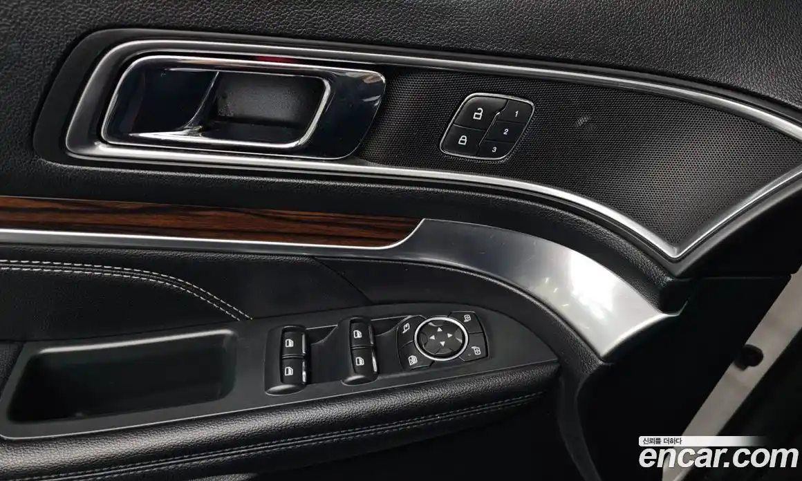 Ford Explorer 2019 2.3 гидро в Москве № 303191, фото 18