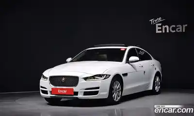 Jaguar XE, 2017