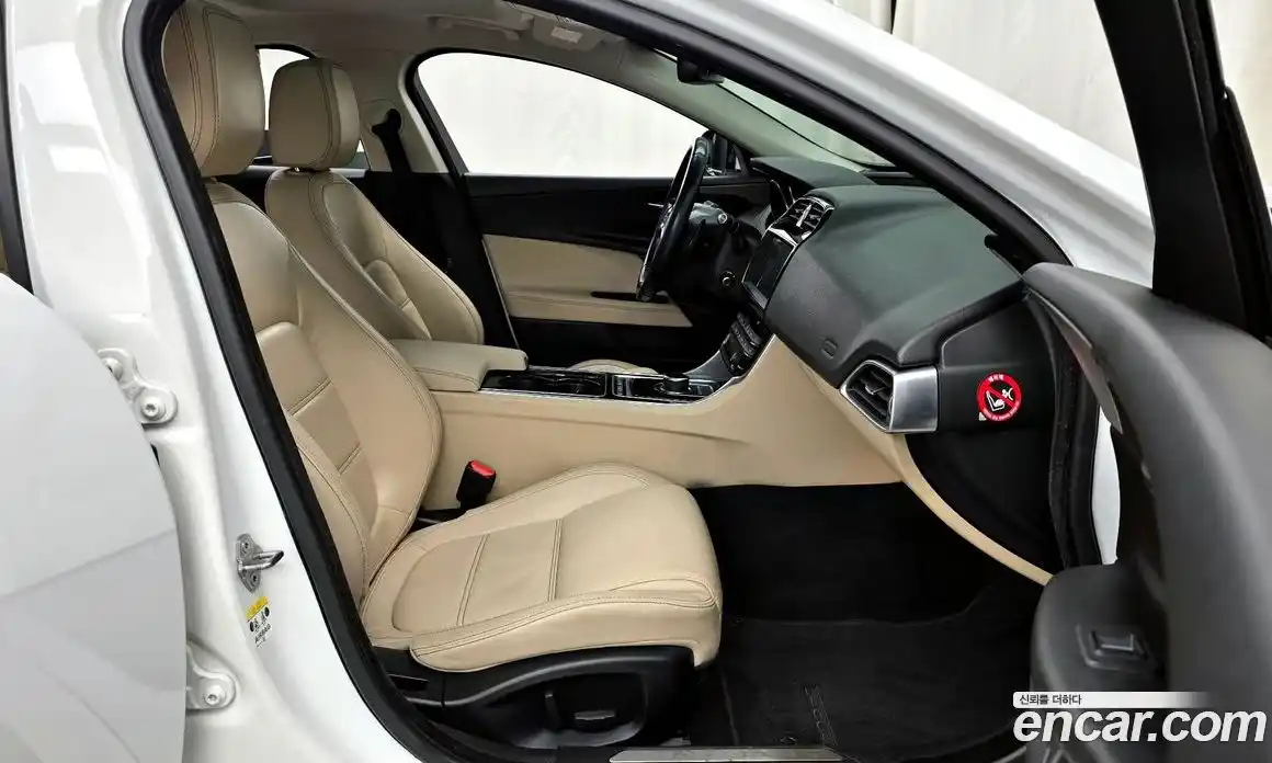 Jaguar XE 2017 2.0 гидро в Москве № 305053, фото 11