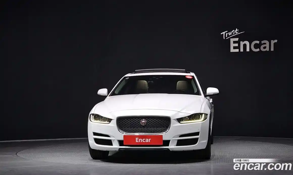 Jaguar XE 2017 2.0 гидро в Москве № 305053, фото 3