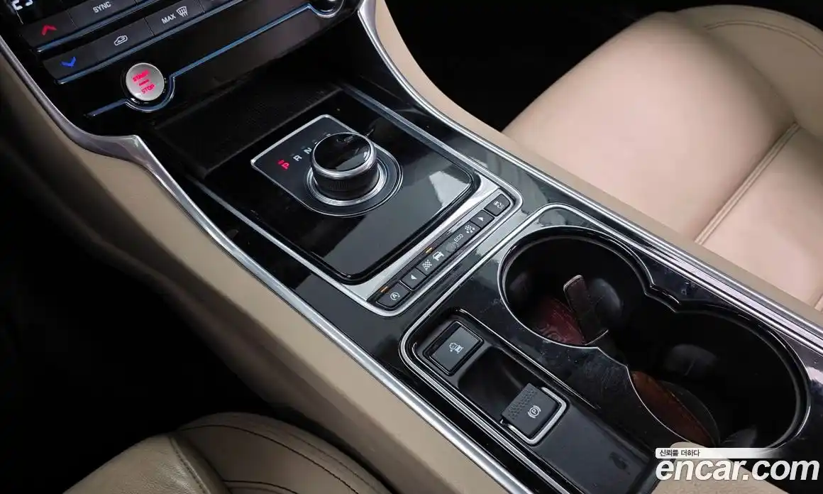 Jaguar XE 2017 2.0 гидро в Москве № 305053, фото 9