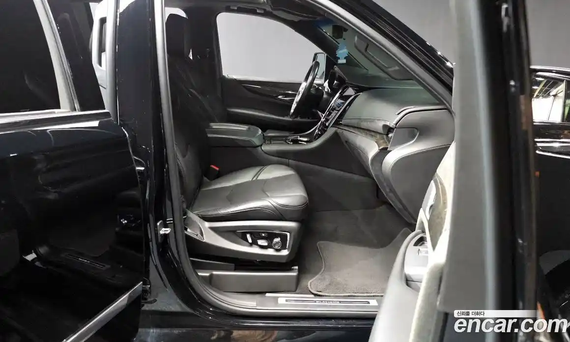 Cadillac Escalade 2019 6.2 гидро в Москве № 320945, фото 11