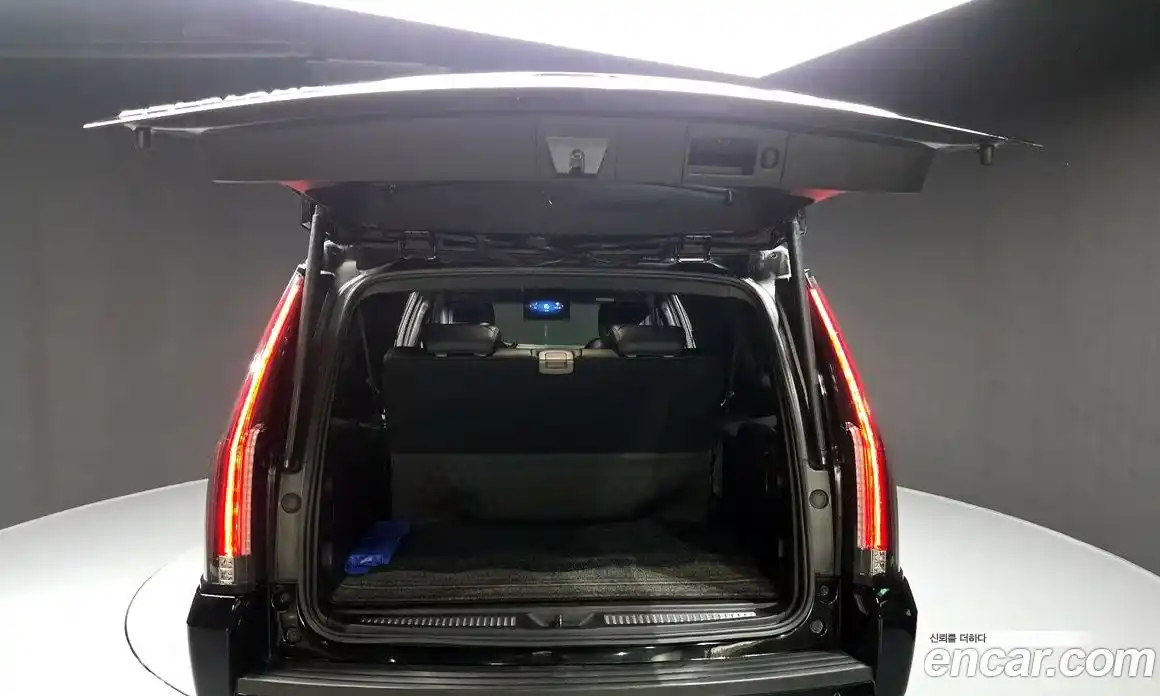 Cadillac Escalade 2019 6.2 гидро в Москве № 320945, фото 20