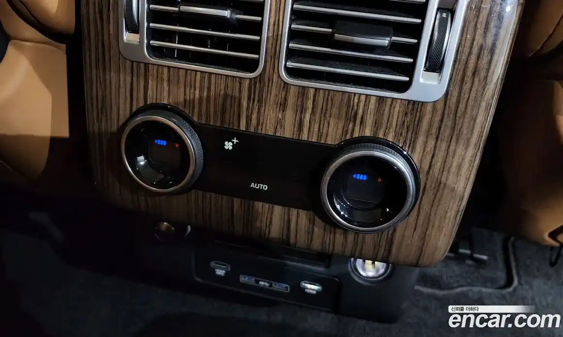 Land Rover Range-Rover 2019 5.0 гидро в Москве № 328301, фото 18