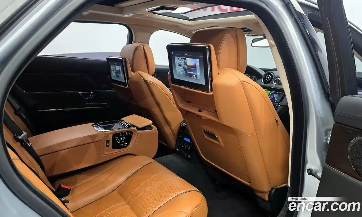 Jaguar XJ 2017 3.0 гидро в Москве № 331496, фото 13