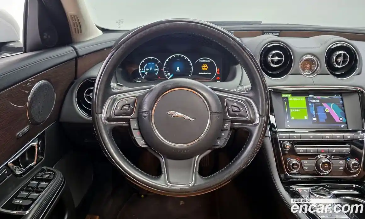 Jaguar XJ 2017 3.0 гидро в Москве № 331496, фото 14