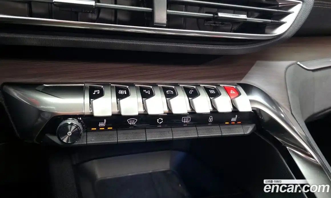 Peugeot 5008 2024 1.2 гидро в Москве № 433636, фото 16