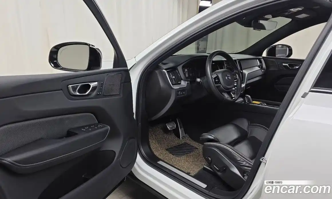 Volvo XC60 2020 2.0 гидро в Москве № 724091, фото 10