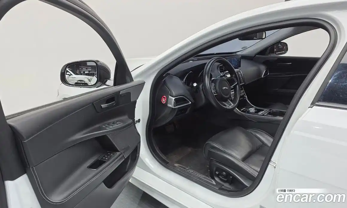 Jaguar XE 2016 2.0 гидро в Москве № 758451, фото 11