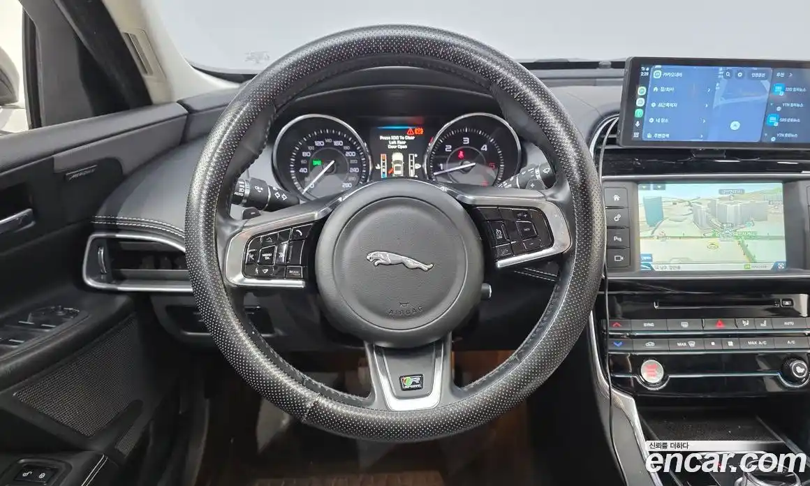 Jaguar XE 2016 2.0 гидро в Москве № 758451, фото 13