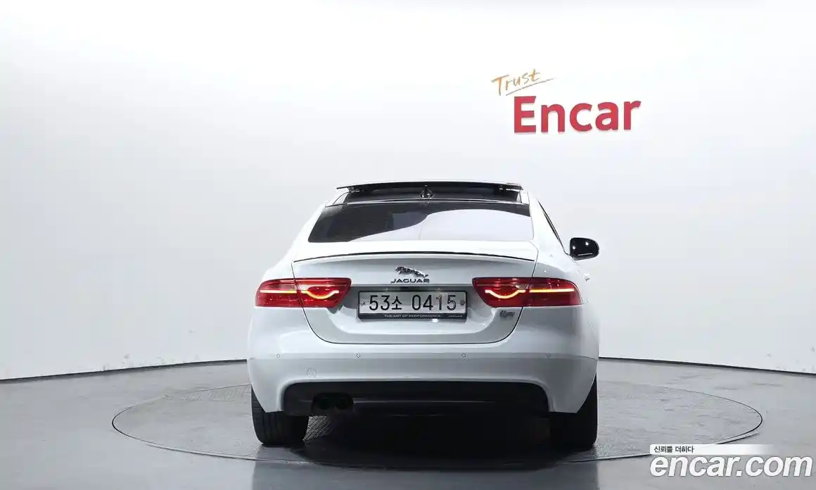 Jaguar XE 2016 2.0 гидро в Москве № 758451, фото 4