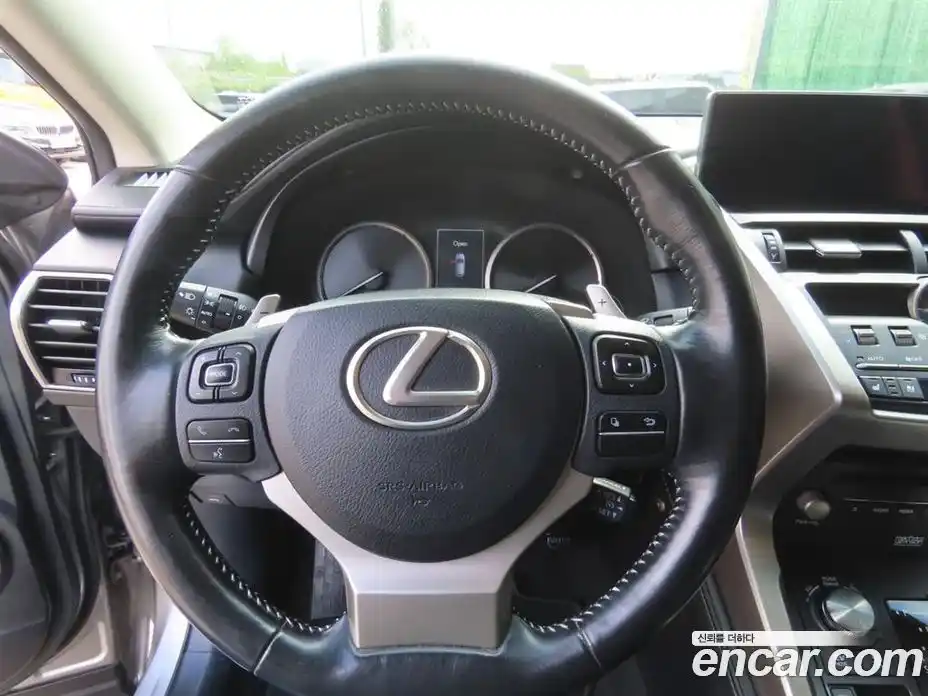 Lexus NX 2018 2.0 гидро в Москве № 802729, фото 6